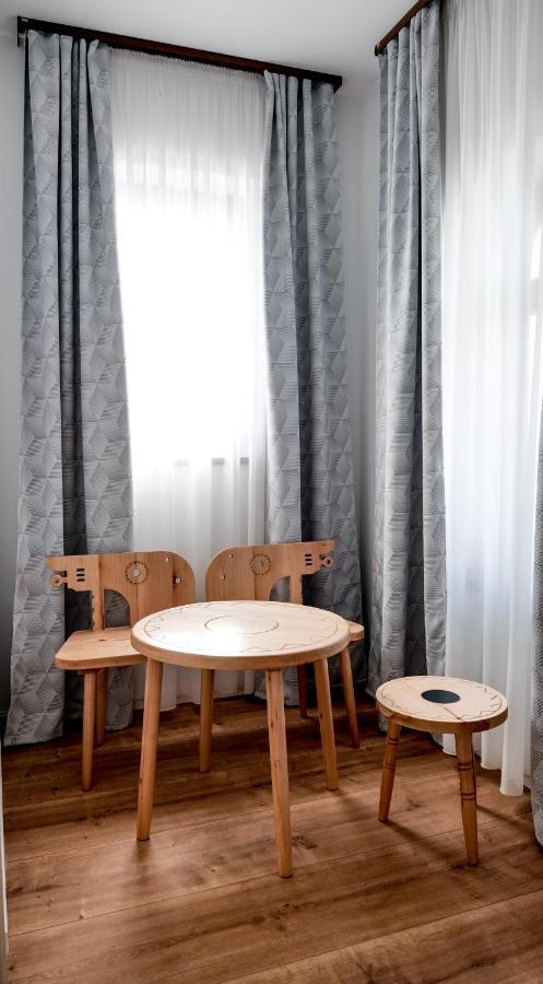 バイア・デ・フィエル Conacul Olarilor Bed & Breakfast エクステリア 写真