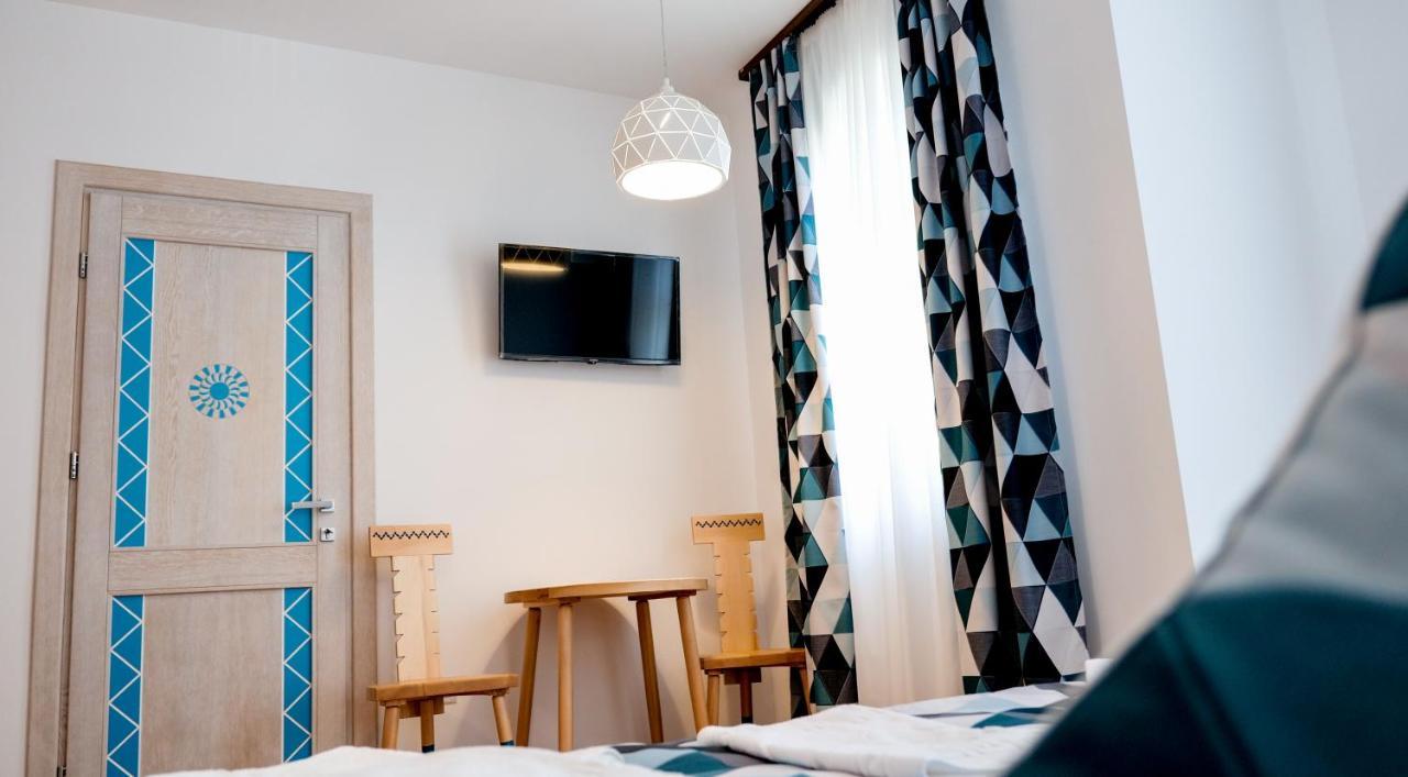 バイア・デ・フィエル Conacul Olarilor Bed & Breakfast エクステリア 写真
