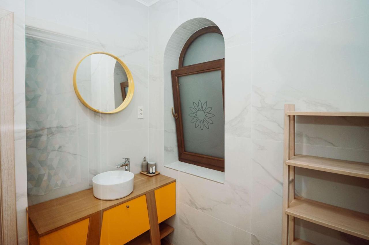 バイア・デ・フィエル Conacul Olarilor Bed & Breakfast エクステリア 写真